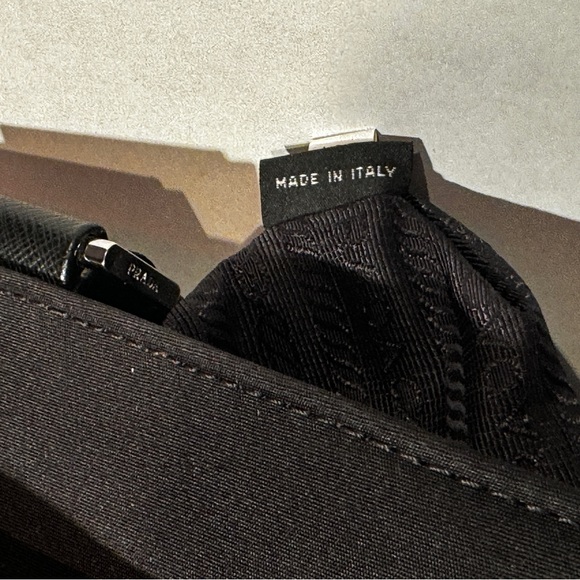 Prada Re-Nylon and Saffiano leather shoulder bag - Picture 13 of 13